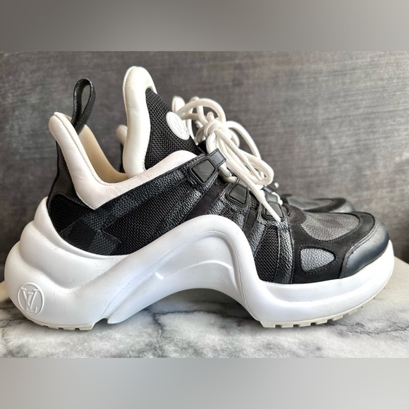 LV Archlight Sneaker in Graphite Womens Size 40 - Picture 9 of 9